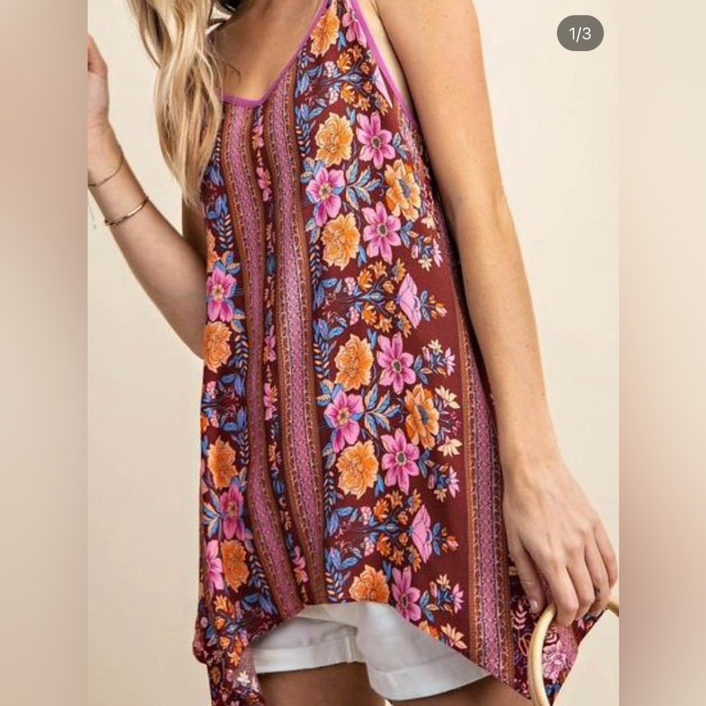 Kori America Floral Boho Shark Bite Tank V-Neck Strappy Back Tank Large NWT Red
